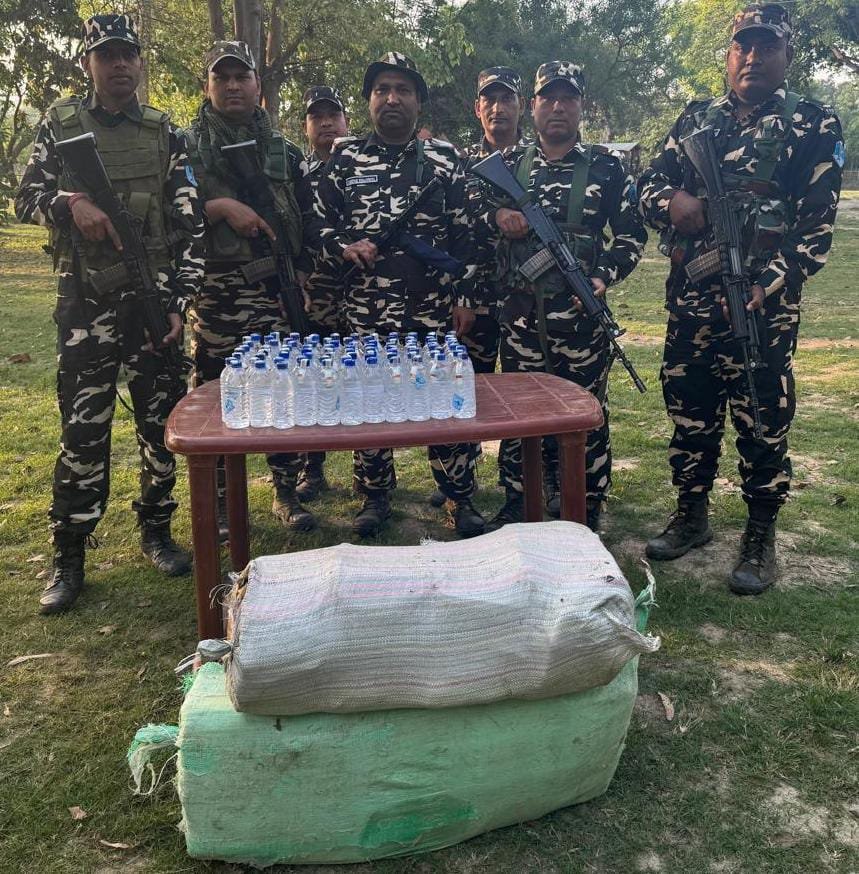 108 लीटर नेपाली शराब एसएसबी ने किया जब्त, तस्कर हुआ फरार।