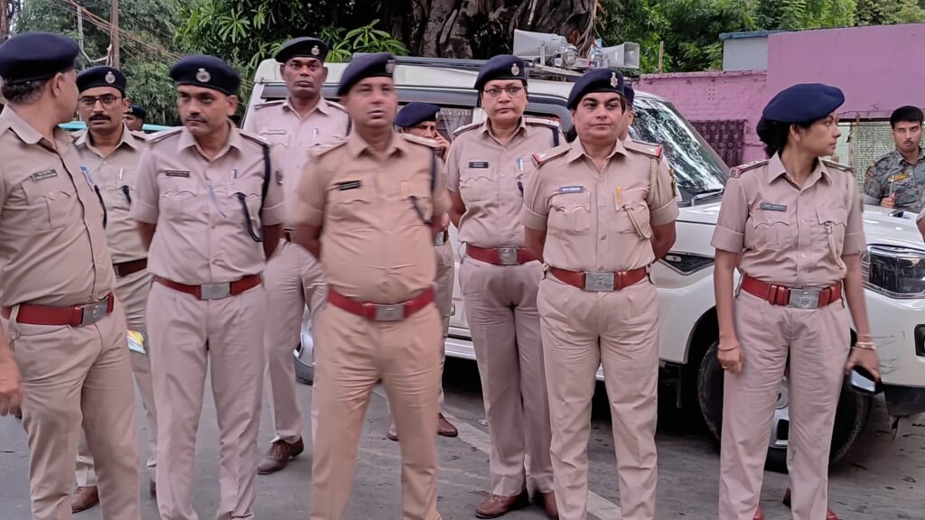 बकरीद को लेकर भागलपुर में प्रशासन सतर्क, डीएम और एसएसपी ने किया फ्लैग मार्च