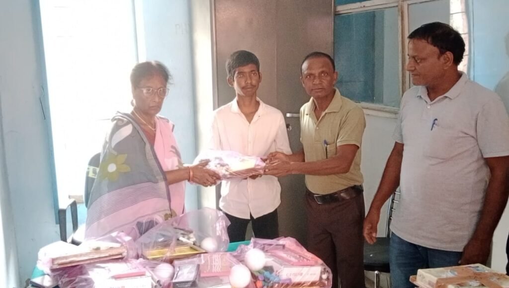 मानसिक दिव्यांगता, दृष्टि दिव्यांग बच्चो को आवश्यक सामग्री एवं टीएलएम का किया गया वितरण